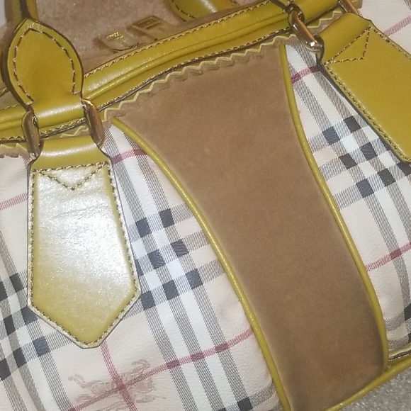 Burberry Plaid Duffle/Travel Leather Tassel Bag - Picture 9 of 15